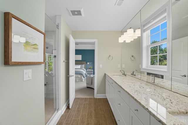 3633 Stettinius Avenue, Cincinnati, OH 45208