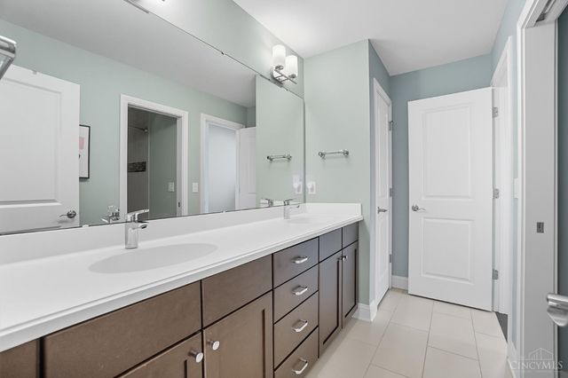 3633 Stettinius Avenue, Cincinnati, OH 45208