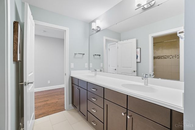 3633 Stettinius Avenue, Cincinnati, OH 45208