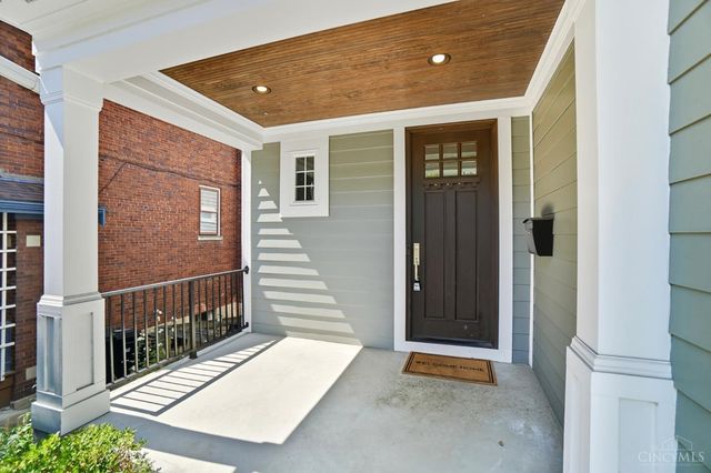 3633 Stettinius Avenue, Cincinnati, OH 45208