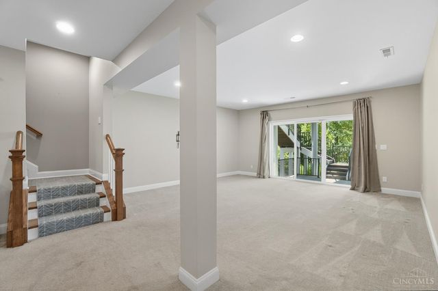 3633 Stettinius Avenue, Cincinnati, OH 45208