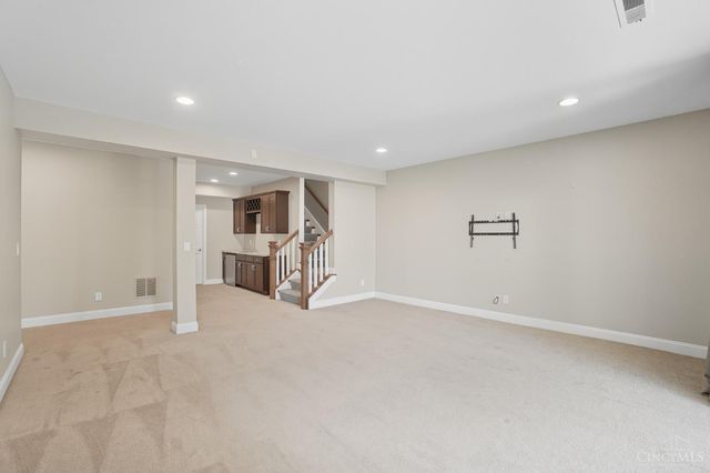 3633 Stettinius Avenue, Cincinnati, OH 45208