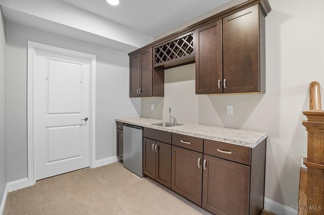 3633 Stettinius Avenue, Cincinnati, OH 45208