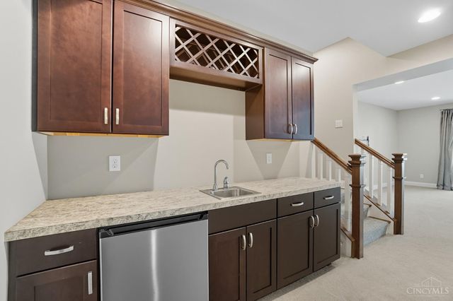 3633 Stettinius Avenue, Cincinnati, OH 45208