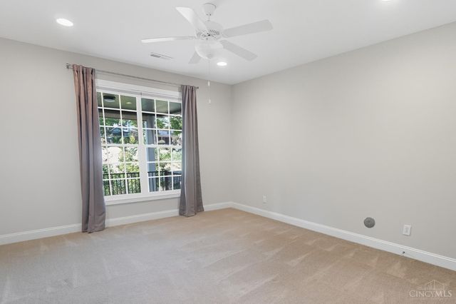 3633 Stettinius Avenue, Cincinnati, OH 45208