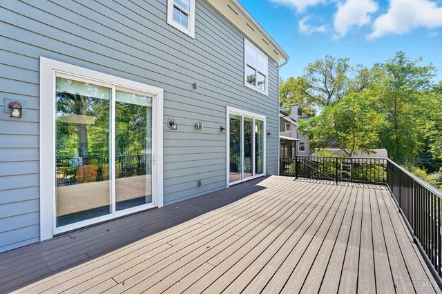 3633 Stettinius Avenue, Cincinnati, OH 45208