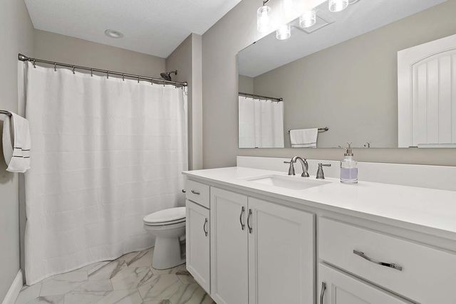 1498 Tyrone Drive, Shakopee, MN 55379