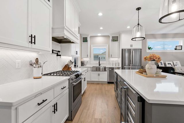 1498 Tyrone Drive, Shakopee, MN 55379