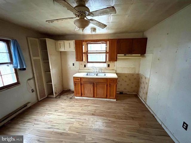 239 BIRD RIDGE RD, Springfield, WV 26763