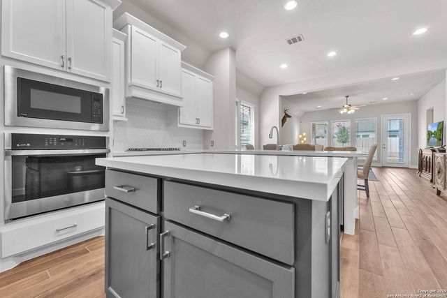 9939 Cavvy Trail, San Antonio, TX 78254