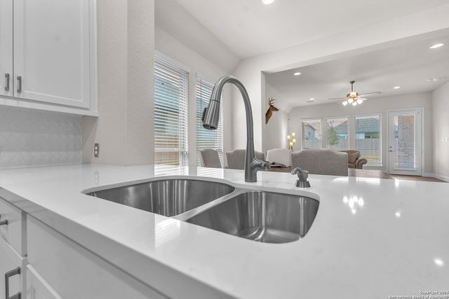 9939 Cavvy Trail, San Antonio, TX 78254