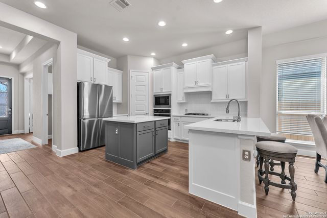 9939 Cavvy Trail, San Antonio, TX 78254