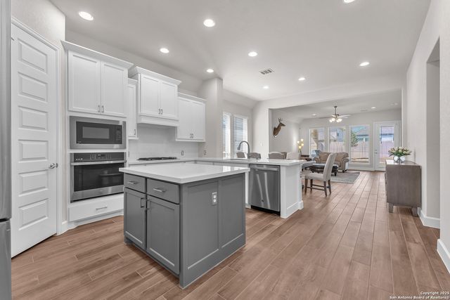 9939 Cavvy Trail, San Antonio, TX 78254