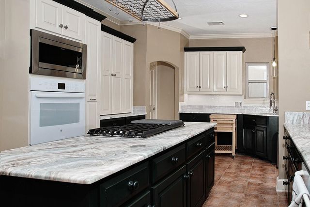 7159 Kingston Cove Lane, Willis, TX 77318