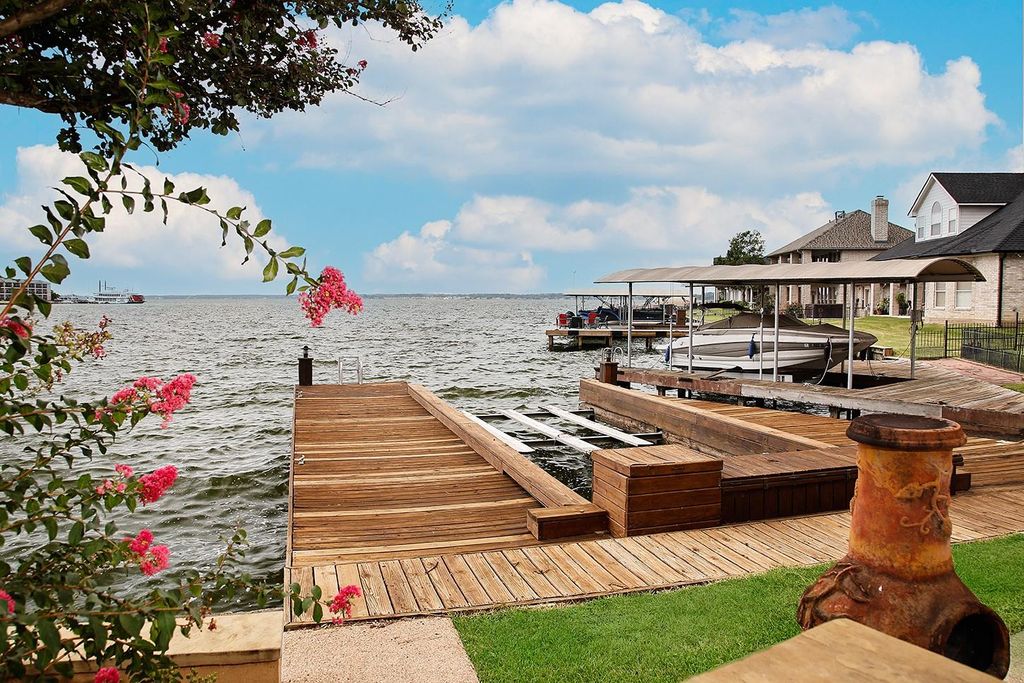 7159 Kingston Cove Lane, Willis, TX 77318