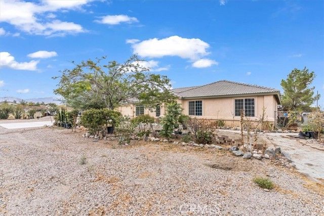 12008 Sierra Vista, Phelan, CA 92371