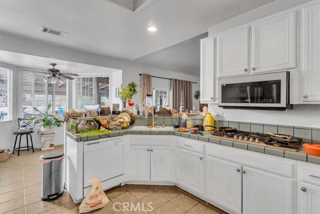 12008 Sierra Vista, Phelan, CA 92371