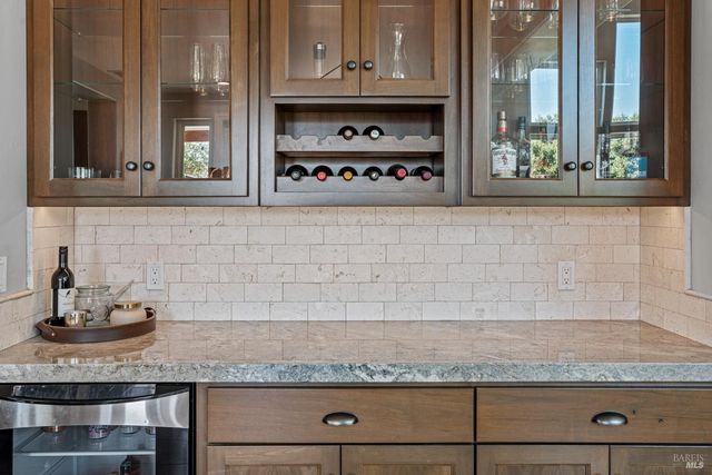 4561 Lake Ridge Rd, Ukiah, CA 95482