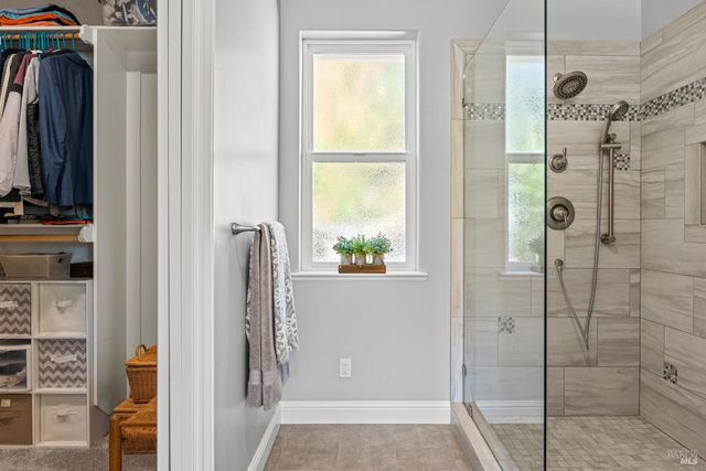 4561 Lake Ridge Rd, Ukiah, CA 95482