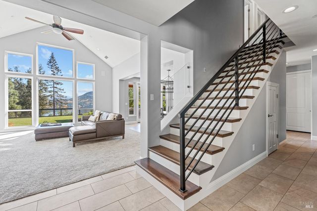 4561 Lake Ridge Rd, Ukiah, CA 95482