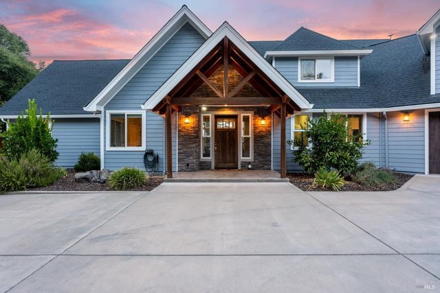 4561 Lake Ridge Rd, Ukiah, CA 95482