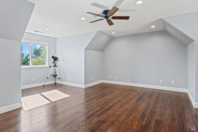 4561 Lake Ridge Rd, Ukiah, CA 95482