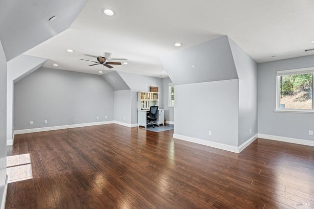 4561 Lake Ridge Rd, Ukiah, CA 95482