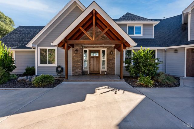 4561 Lake Ridge Rd, Ukiah, CA 95482