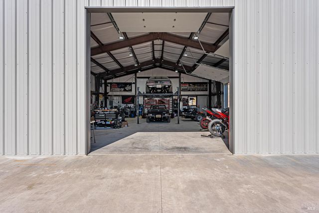 4561 Lake Ridge Rd, Ukiah, CA 95482