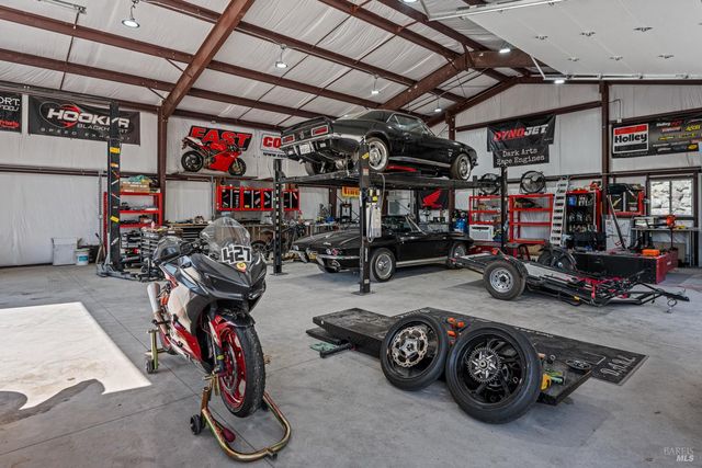 4561 Lake Ridge Rd, Ukiah, CA 95482