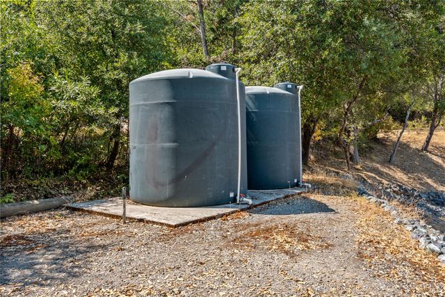 4561 Lake Ridge Rd, Ukiah, CA 95482