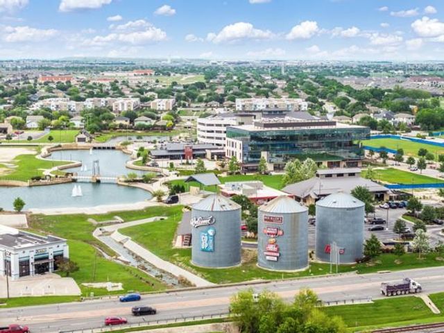 536 W Metcalfe ST, Hutto, TX 78634