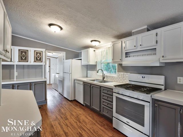 127 Hidden Springs Street, Fort Gratiot, MI 48059