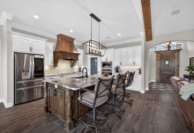 455 Christian Way, Azle, TX 76020