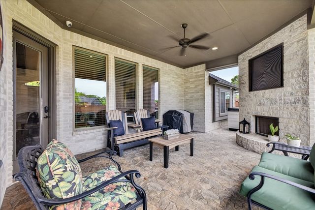 455 Christian Way, Azle, TX 76020