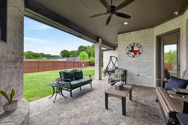 455 Christian Way, Azle, TX 76020