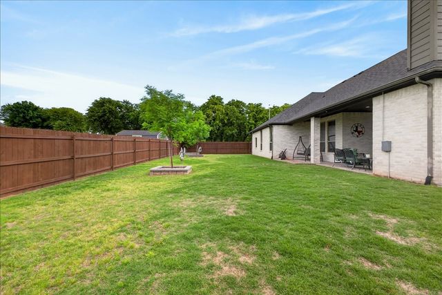 455 Christian Way, Azle, TX 76020