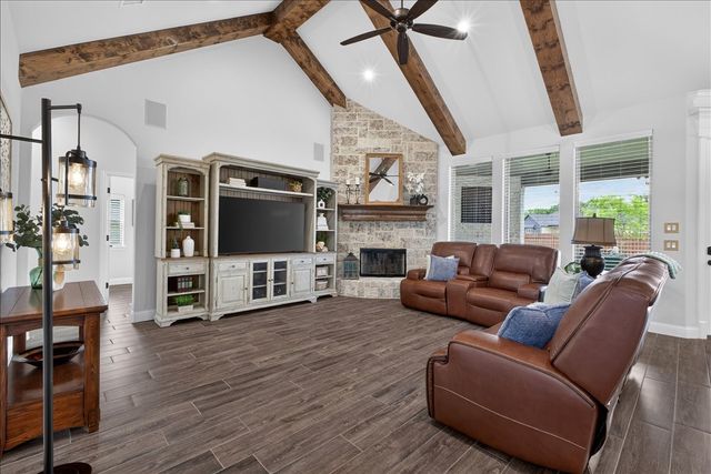 455 Christian Way, Azle, TX 76020