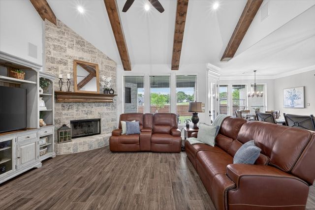 455 Christian Way, Azle, TX 76020