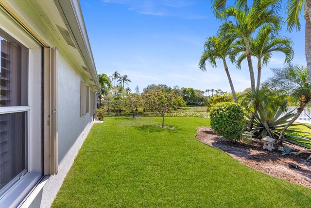 6854 Rienzo Street, Lake Worth, FL 33467