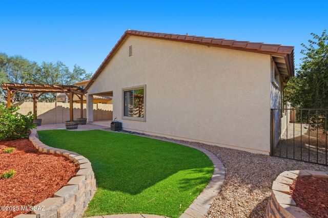 512 W Camino Tunera, Sahuarita, AZ 85629