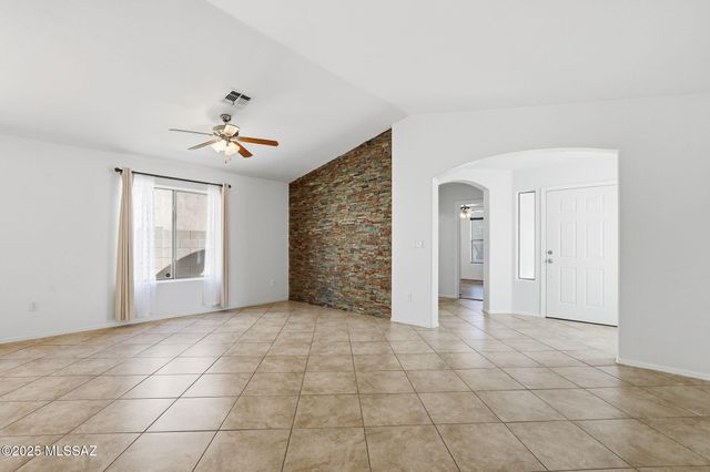 512 W Camino Tunera, Sahuarita, AZ 85629