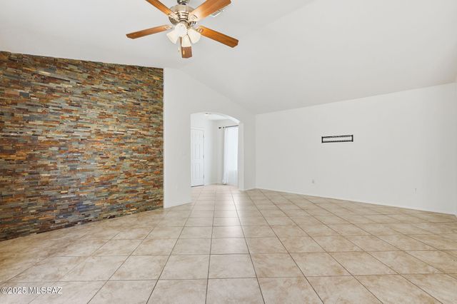 512 W Camino Tunera, Sahuarita, AZ 85629