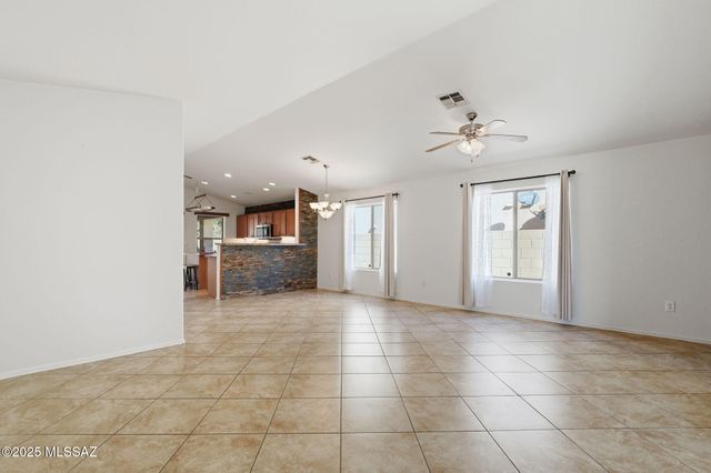 512 W Camino Tunera, Sahuarita, AZ 85629