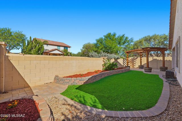 512 W Camino Tunera, Sahuarita, AZ 85629