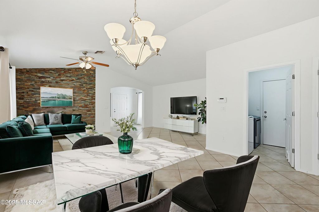 512 W Camino Tunera, Sahuarita, AZ 85629