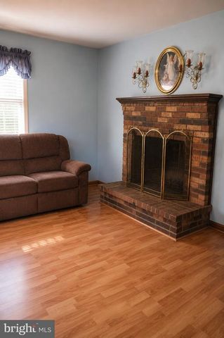 7087 LAKEVIEW DR, Warrenton, VA 20187