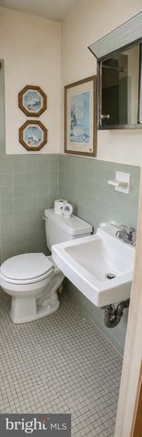 7087 LAKEVIEW DR, Warrenton, VA 20187