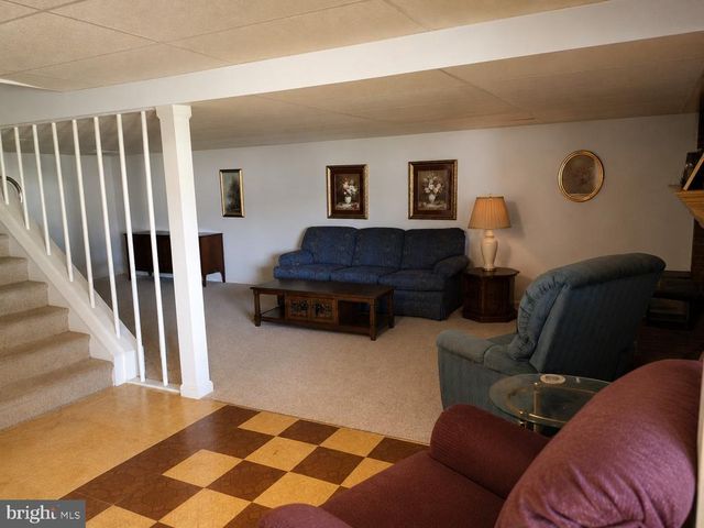 7087 LAKEVIEW DR, Warrenton, VA 20187