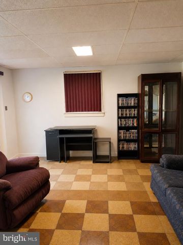 7087 LAKEVIEW DR, Warrenton, VA 20187